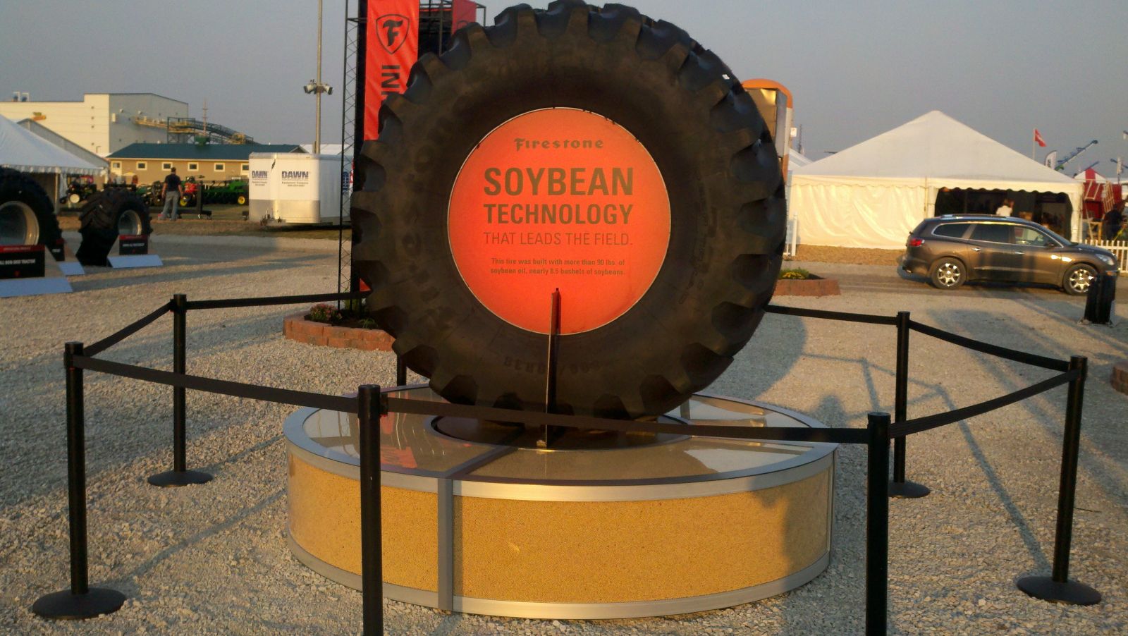 anvelopa concept fabricata din ulei de soia Firestone Radial Deep Tread 23