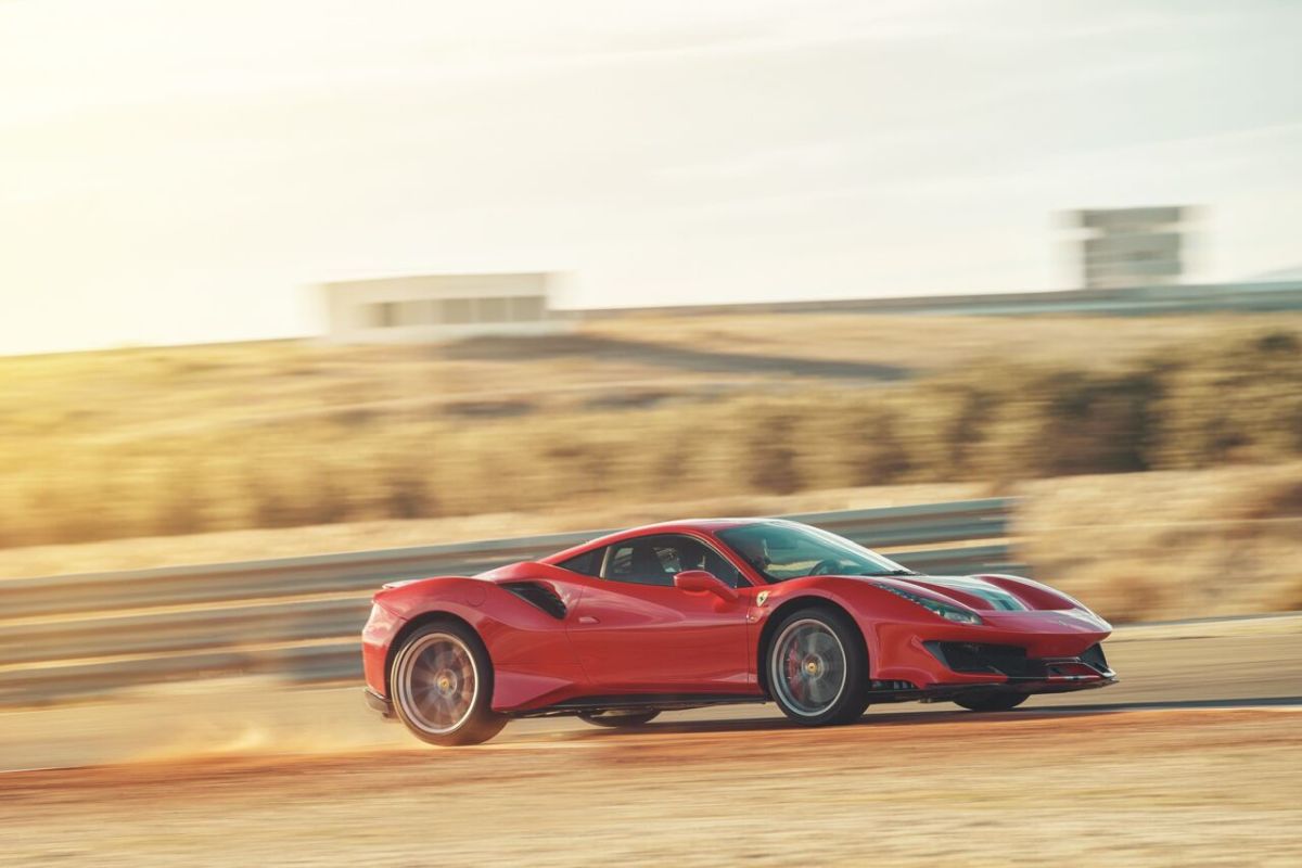 Rosul poate fi culoarea semnatura a Ferrari