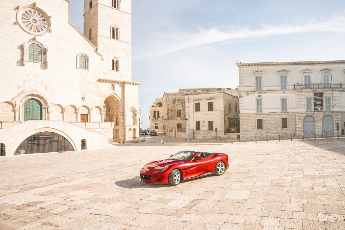 Rosul poate fi culoarea semnatura a Ferrari